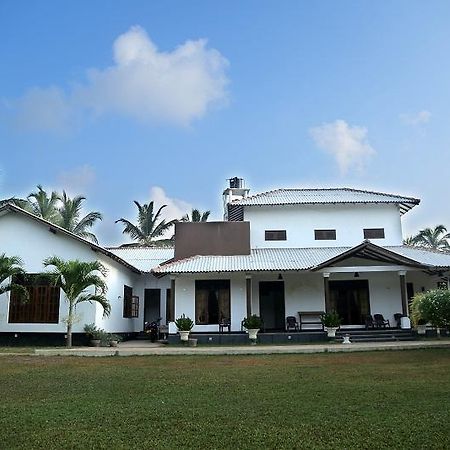 Grand Hilton Hotel Negombo Dış mekan fotoğraf