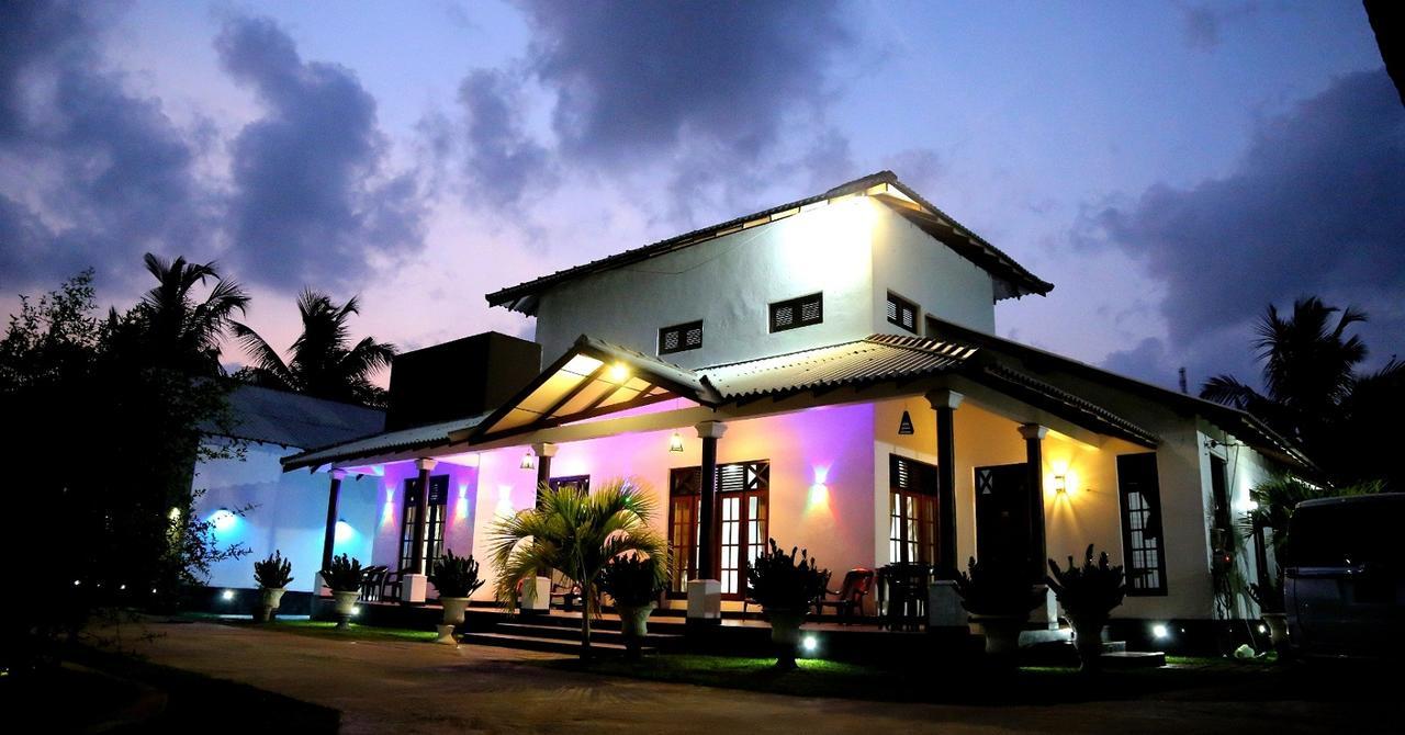 Grand Hilton Hotel Negombo Dış mekan fotoğraf