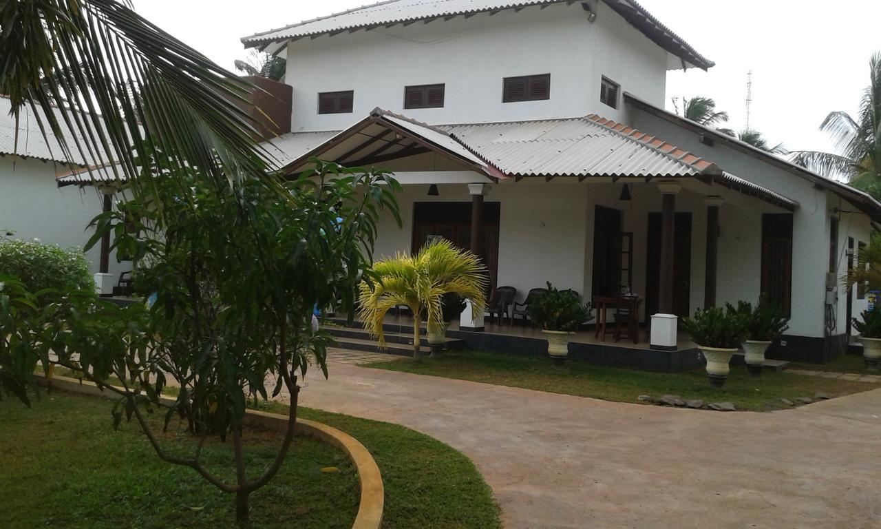 Grand Hilton Hotel Negombo Dış mekan fotoğraf